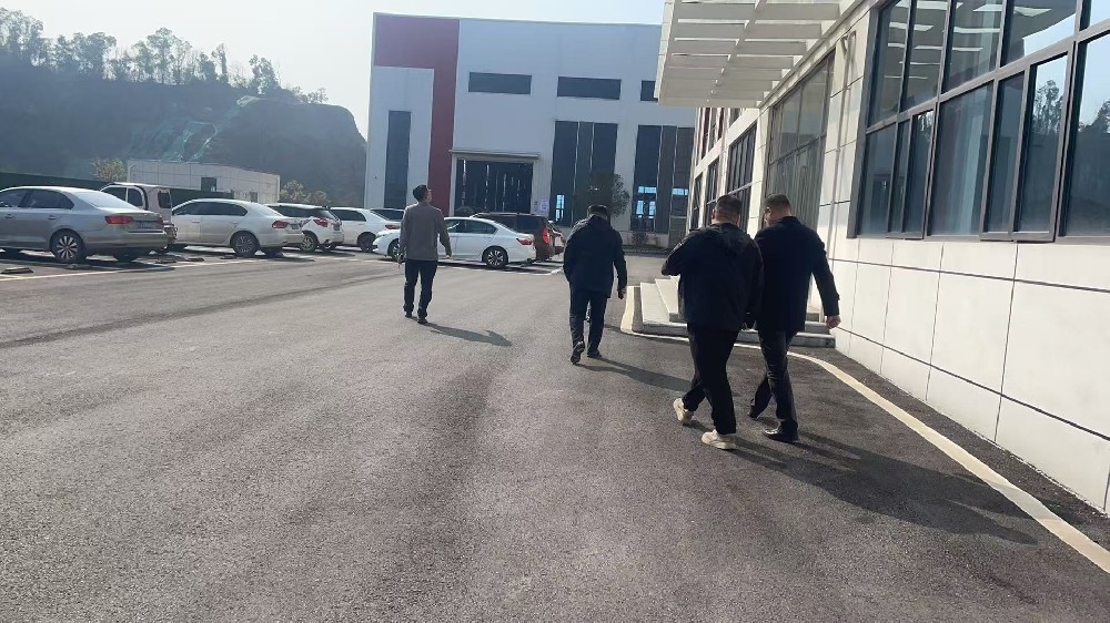 內(nèi)蒙古某客戶代表團一行蒞臨江西森拓智能裝備有限公司參觀考察?。?！